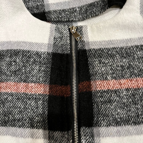 SHEIN Plaid print zip up jacket size Medium New without tags. - Picture 4 of 9